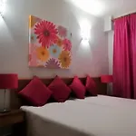 Hotel apartamentowy Turisticos Lindomar Armação de Pêra