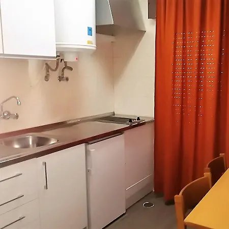 Turisticos Lindomar 4* Armação de Pêra